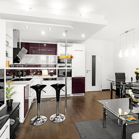 Bnb New Beautiful Apartment In The Center Of Ostrava With Option Garage Parking Ngoại thất bức ảnh