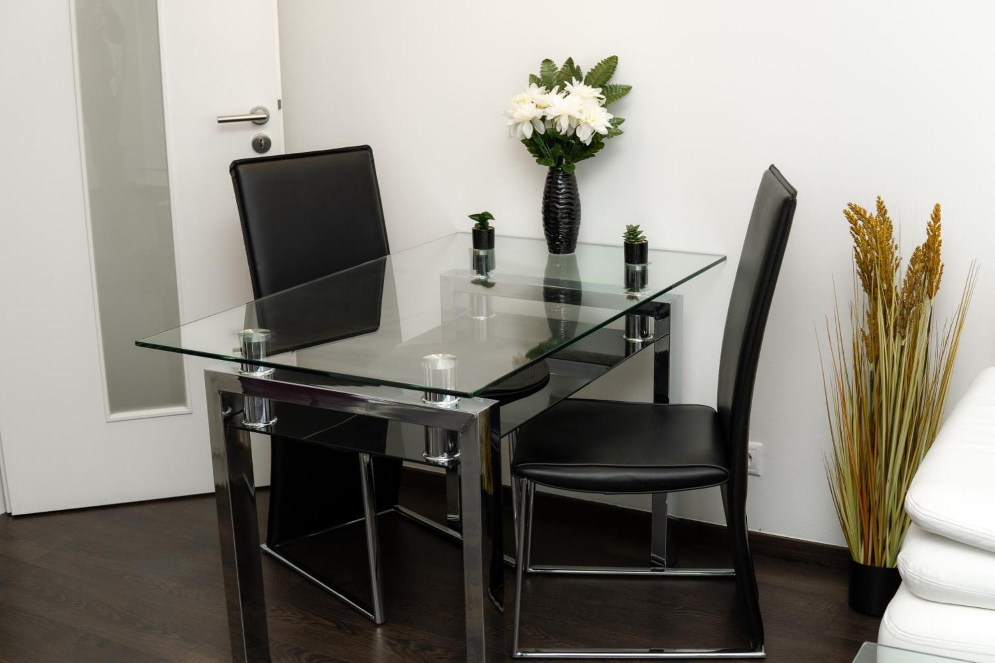 Bnb New Beautiful Apartment In The Center Of Ostrava With Option Garage Parking Ngoại thất bức ảnh