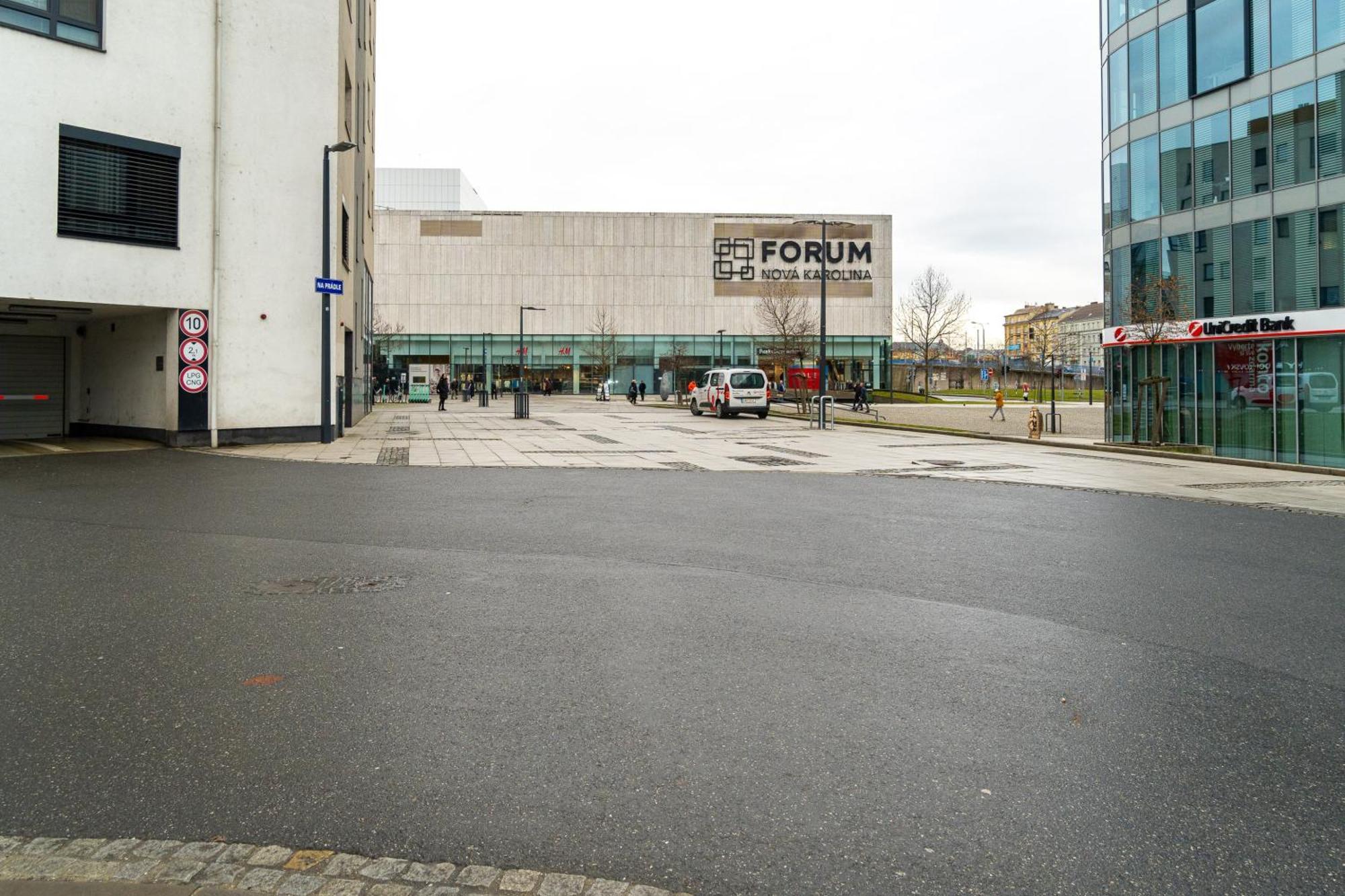 Bnb New Beautiful Apartment In The Center Of Ostrava With Option Garage Parking Ngoại thất bức ảnh