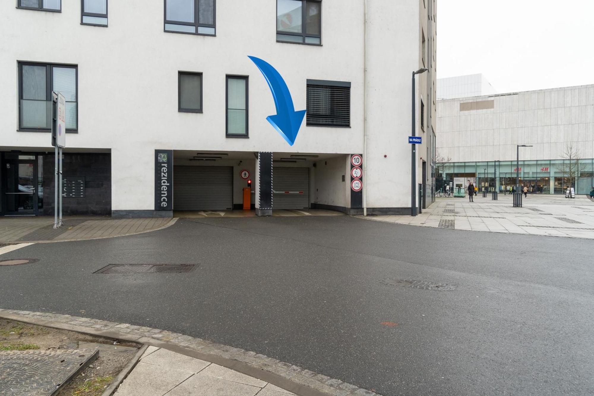 Bnb New Beautiful Apartment In The Center Of Ostrava With Option Garage Parking Ngoại thất bức ảnh