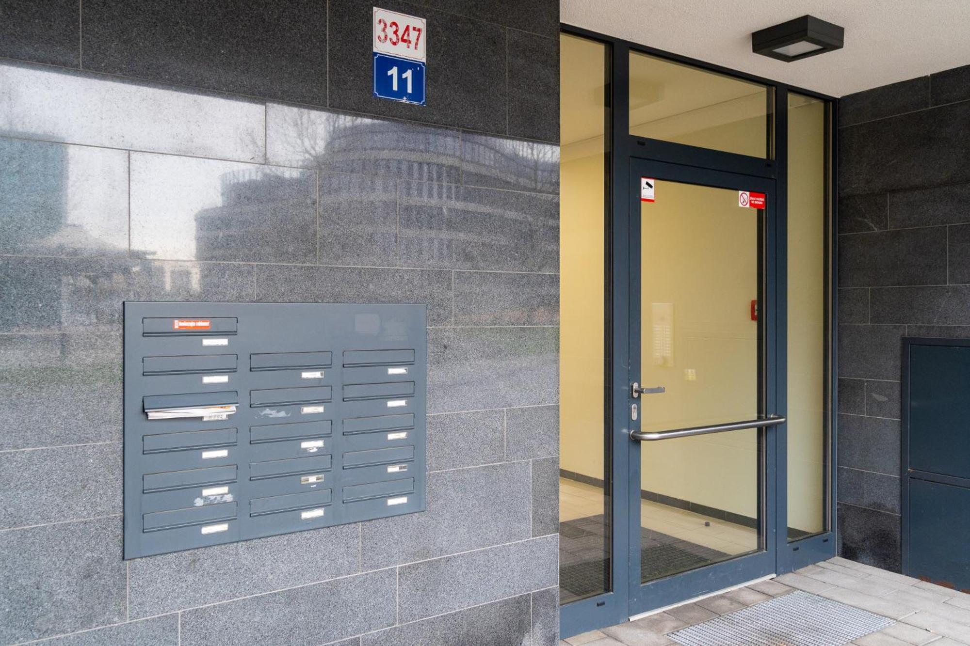 Bnb New Beautiful Apartment In The Center Of Ostrava With Option Garage Parking Ngoại thất bức ảnh