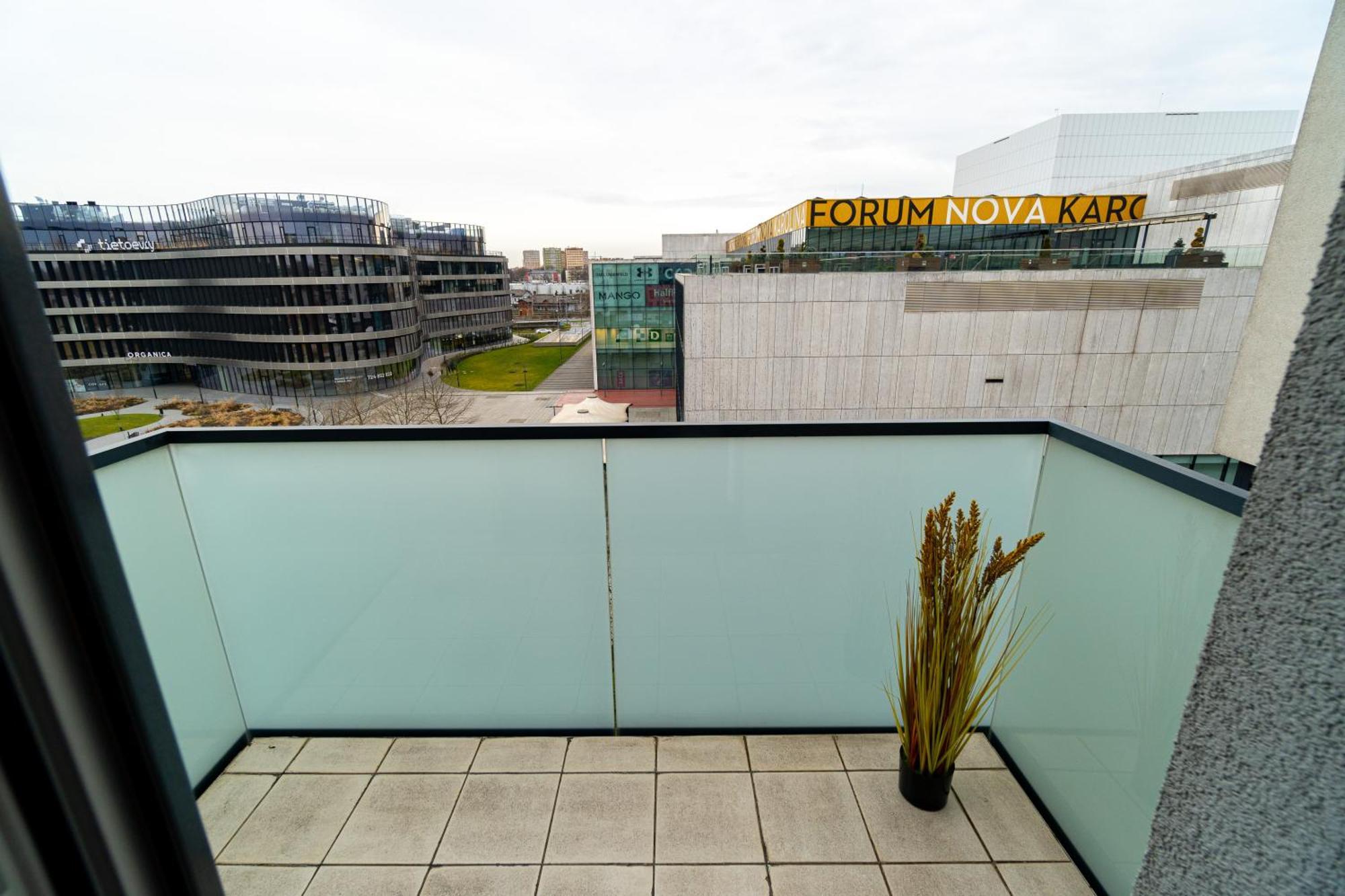 Bnb New Beautiful Apartment In The Center Of Ostrava With Option Garage Parking Ngoại thất bức ảnh