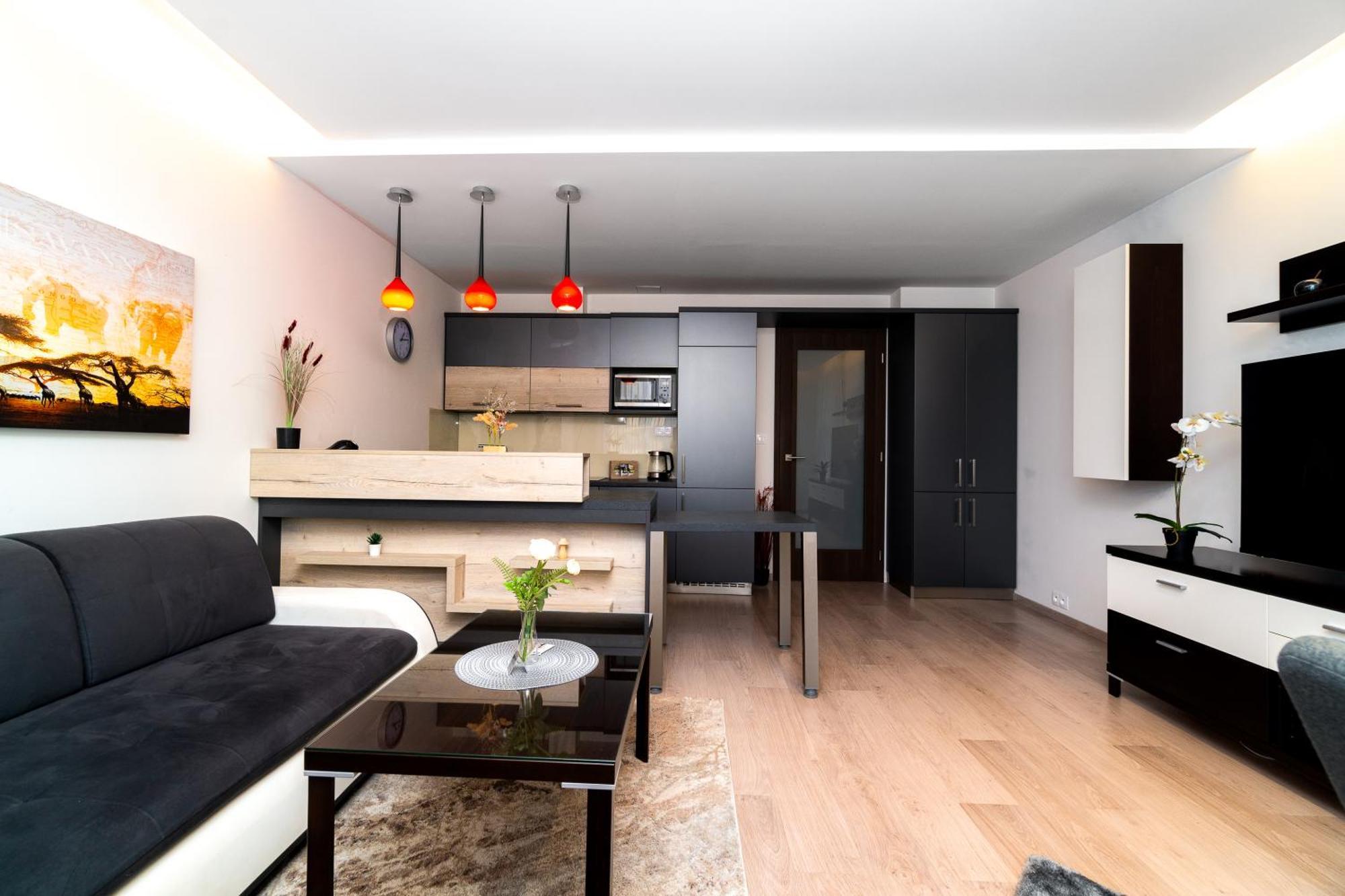 Bnb New Beautiful Apartment In The Center Of Ostrava With Option Garage Parking Ngoại thất bức ảnh