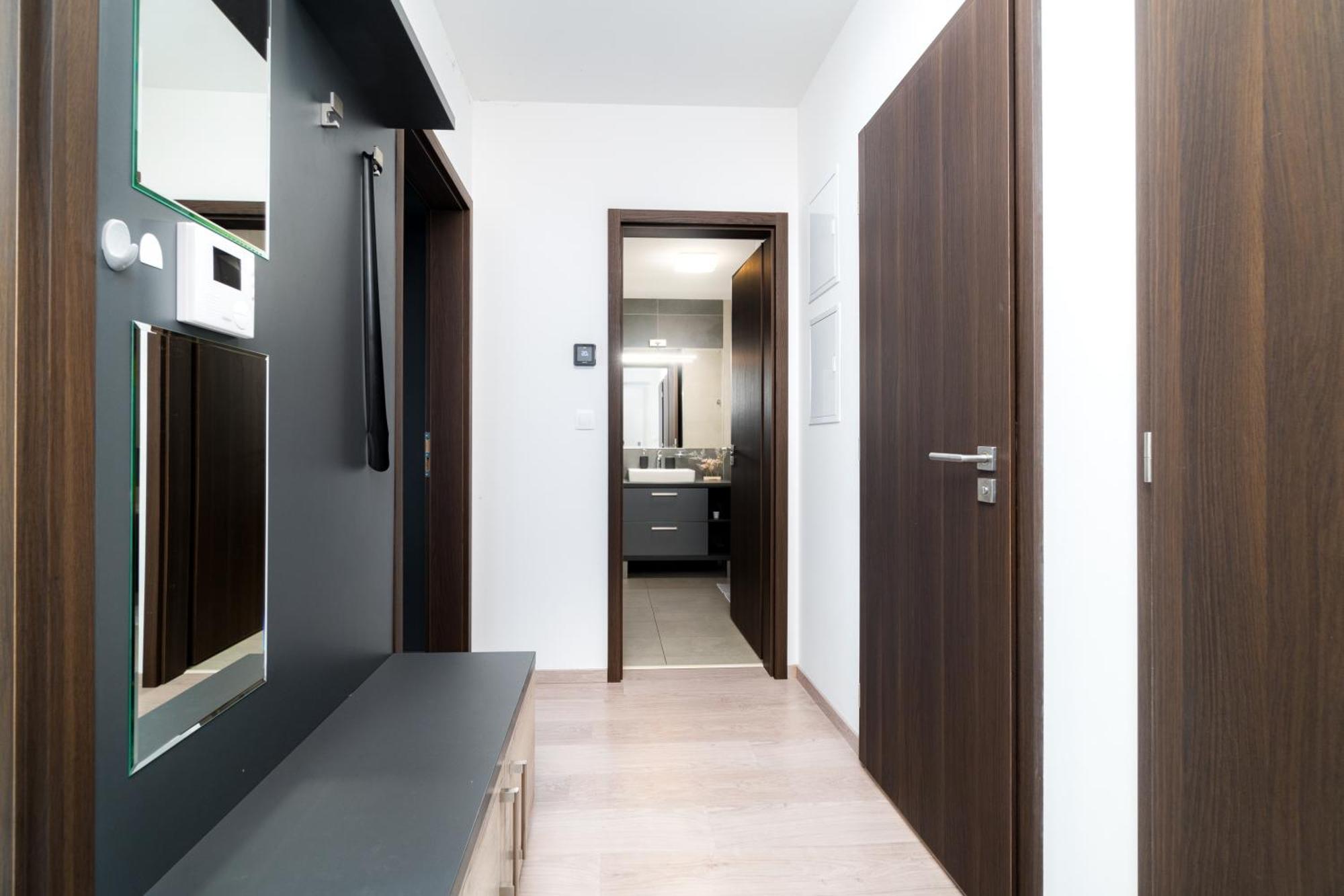 Bnb New Beautiful Apartment In The Center Of Ostrava With Option Garage Parking Ngoại thất bức ảnh