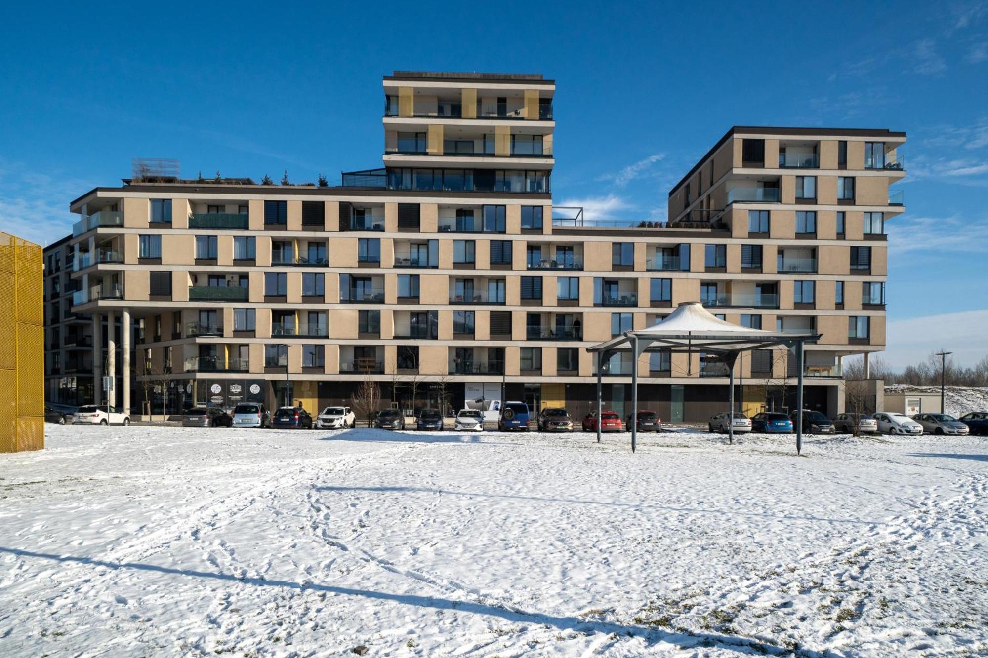 Bnb New Beautiful Apartment In The Center Of Ostrava With Option Garage Parking Ngoại thất bức ảnh